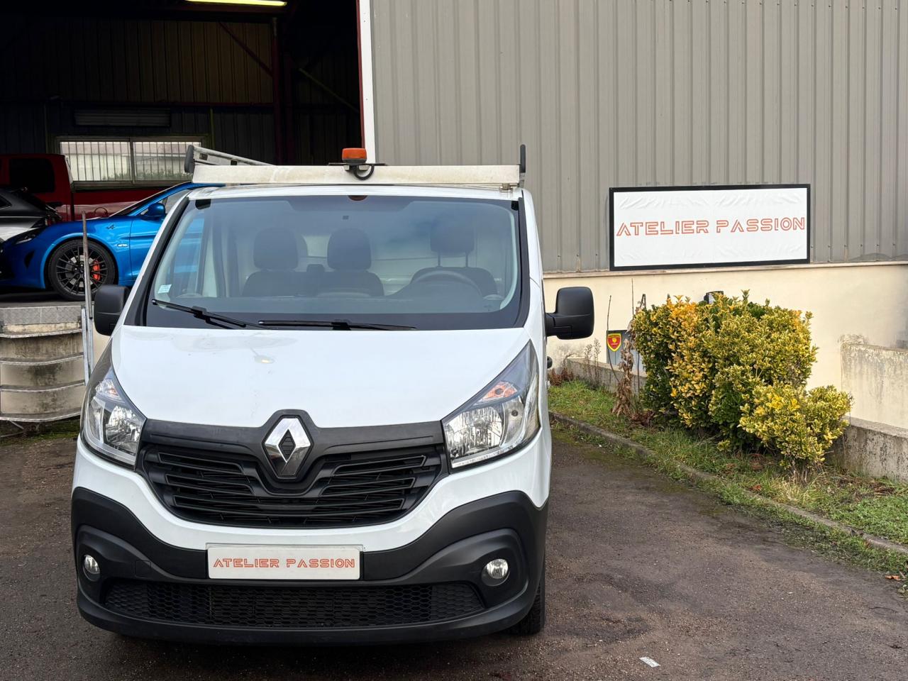 RENAULT TRAFIC L1H1 1000 Kg 1.6 dCi – 90 S&S III FOURGON Fourgon Confort L1H1 PHASE 1