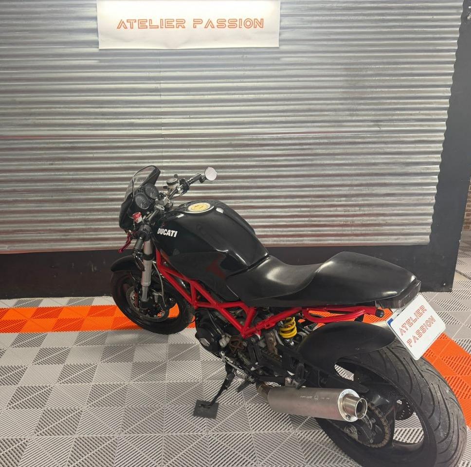 DUCATI MONSTER 695