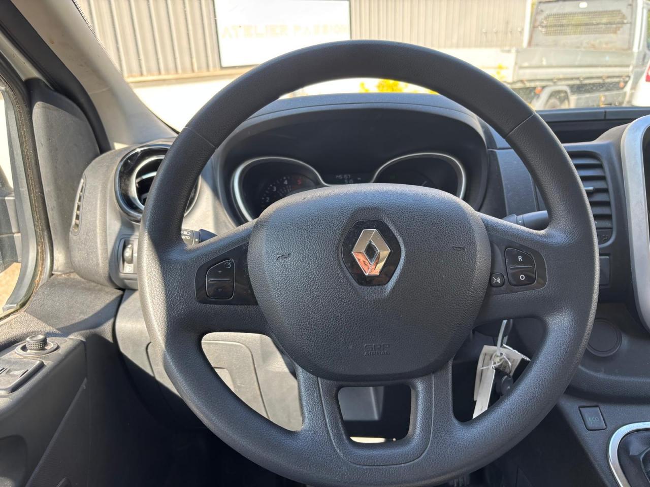 RENAULT TRAFIC L1H1 1000 Kg 1.6 dCi – 120 III FOURGON Fourgon Confort+ L1H1 Pré-Dispo Camping-Car PH