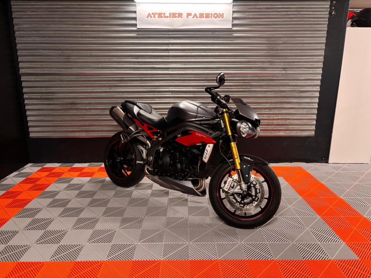 Triumph Speed Triple R