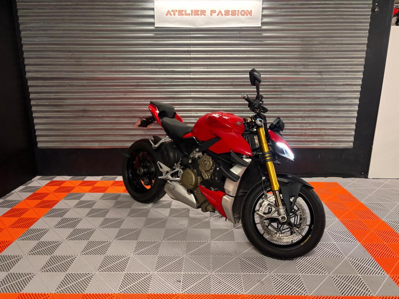 DUCATI STREETFIGHTER V4 S