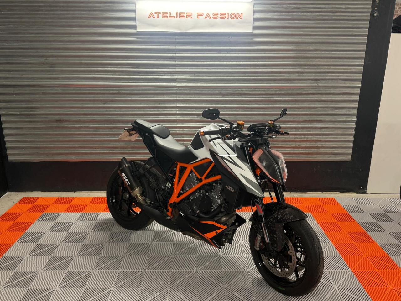 KTM 1290 SUPER DUKE R