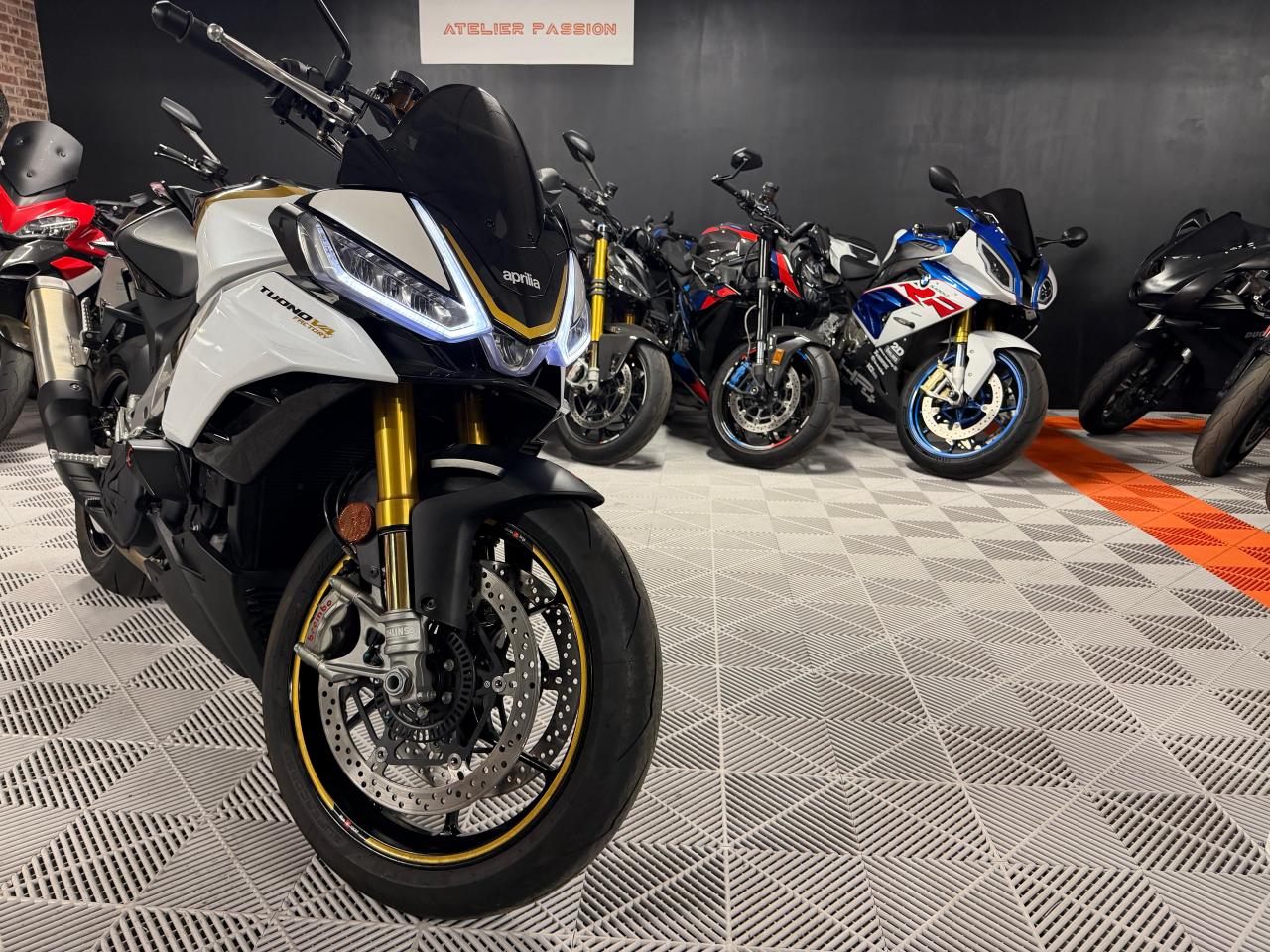 APRILIA TUONO Factory