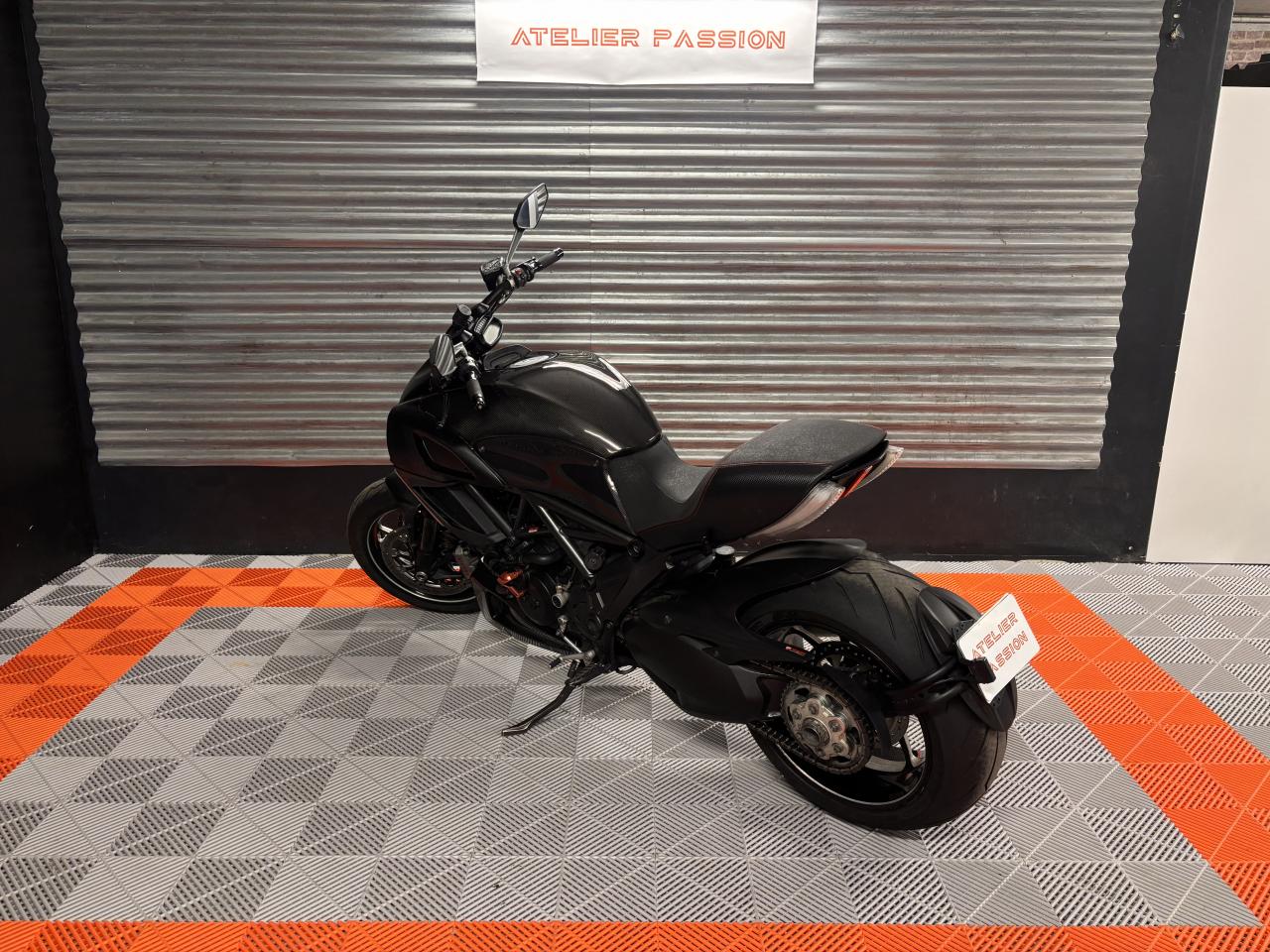 DUCATI 1200 DIAVEL CARBON 2014