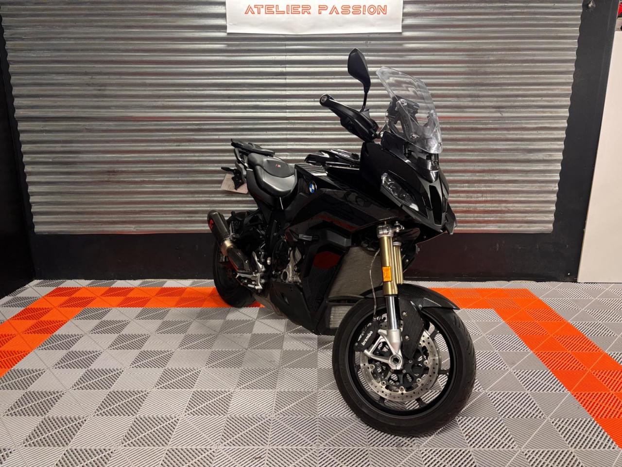 BMW S1000XR Triple Black Carbone