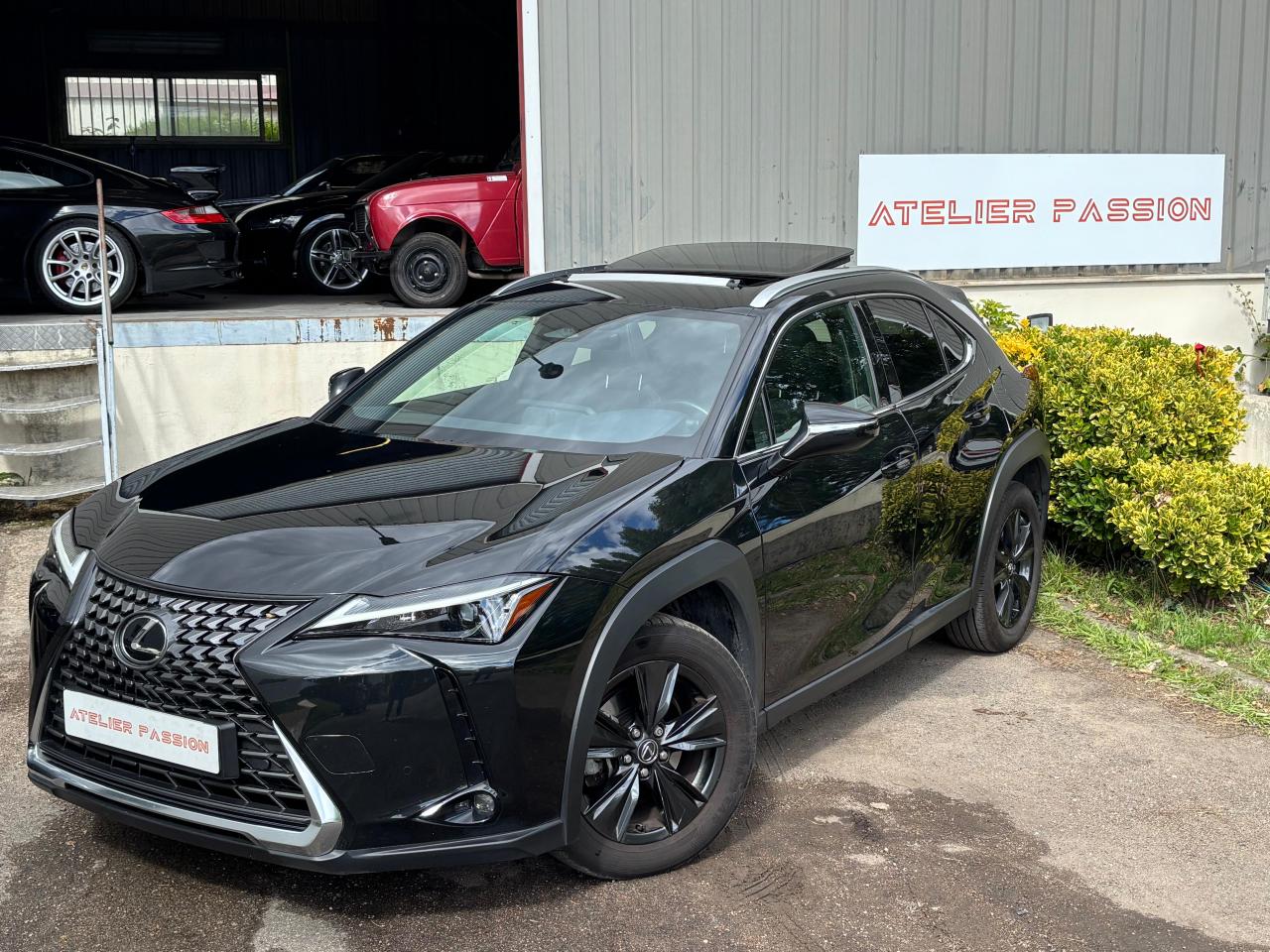 LEXUS UX 300h 2WD – BV E-CVT MC 300H Luxe
